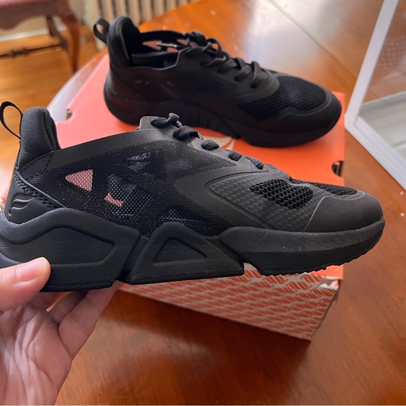 Fabletics Venice Performance Sneaker - Picture 5 of 8